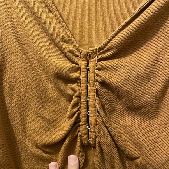 Rust collared long sleeve crop top - Picture 4 of 5